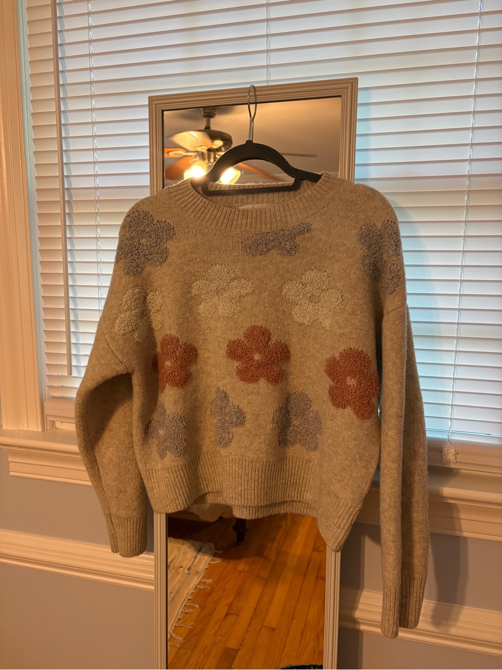 Cozy Floral Crewneck Sweater - Brown Floral Pattern